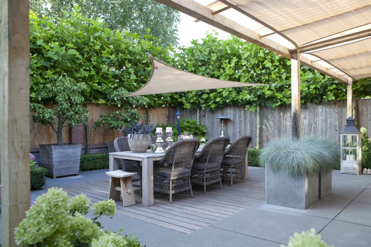 De tuin wordt steeds meer een geïntegreerd onderdeel van het huis. De tuin wordt steeds meer een geïntegreerd onderdeel van het huis.