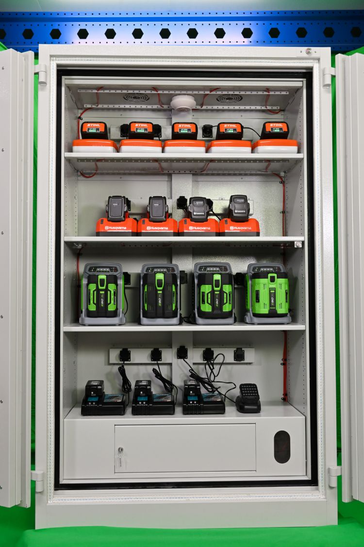 Seefion is een leverancier van brandkluizen van een beperkter formaat voor de opslag van lithiumaccu's Seefion is een leverancier van brandkluizen van een beperkter formaat voor de opslag van lithiumaccu's