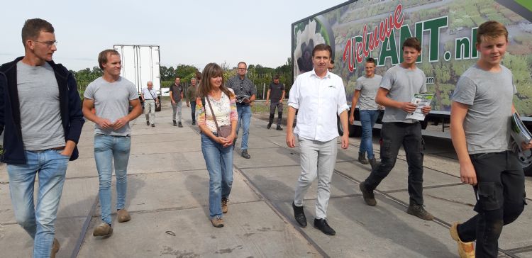 De groep is bijzonder proactief en er worden veel vragen gesteld. Vooraan in het midden Aldert Engelsman. De groep is bijzonder proactief en er worden veel vragen gesteld. Vooraan in het midden Aldert Engelsman.