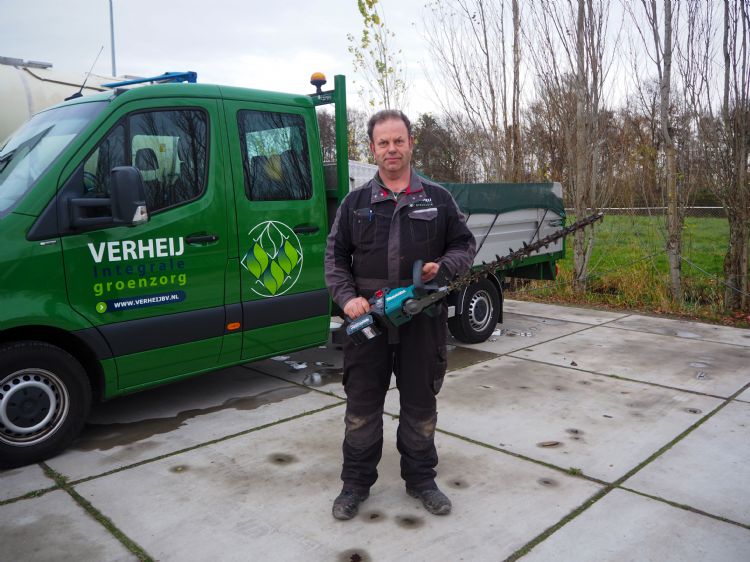 Theo van Gammeren: 'Niet langer de uitlaatgassen opsnuiven die altijd in de heg blijven hangen.' Theo van Gammeren: 'Niet langer de uitlaatgassen opsnuiven die altijd in de heg blijven hangen.'