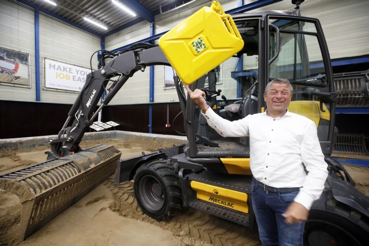 Arjan van den Oord, Ahlmann-Mecalac Arjan van den Oord, Ahlmann-Mecalac