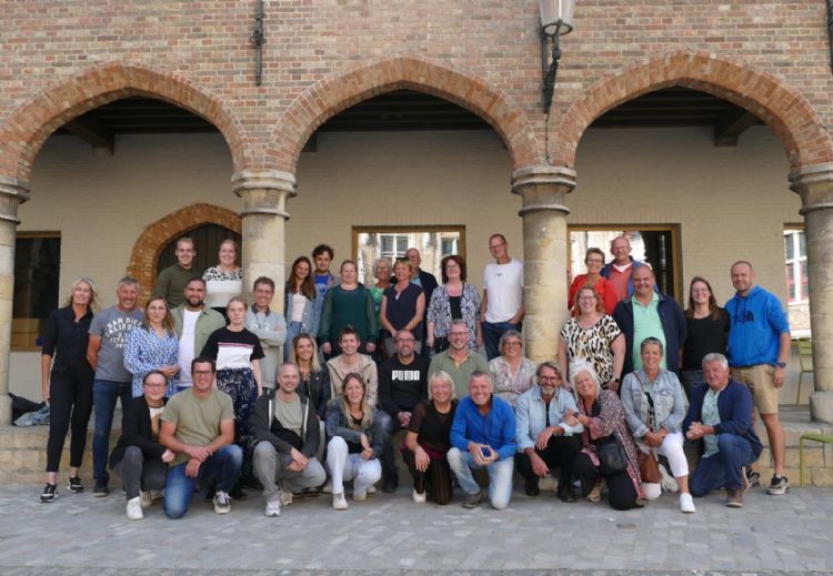 Het team van Laxsjon Plants tijdens het jubileumuitje in Brugge Het team van Laxsjon Plants tijdens het jubileumuitje in Brugge