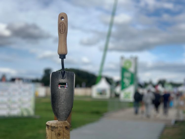 Het plantschepje met flesopener van De Wit was een blikvanger op de stand Het plantschepje met flesopener van De Wit was een blikvanger op de stand