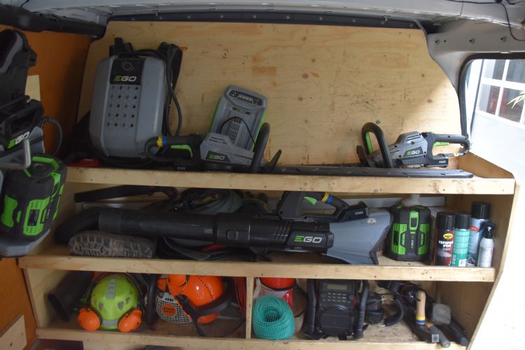 Betimmering tussenschot van de cabine Betimmering tussenschot van de cabine