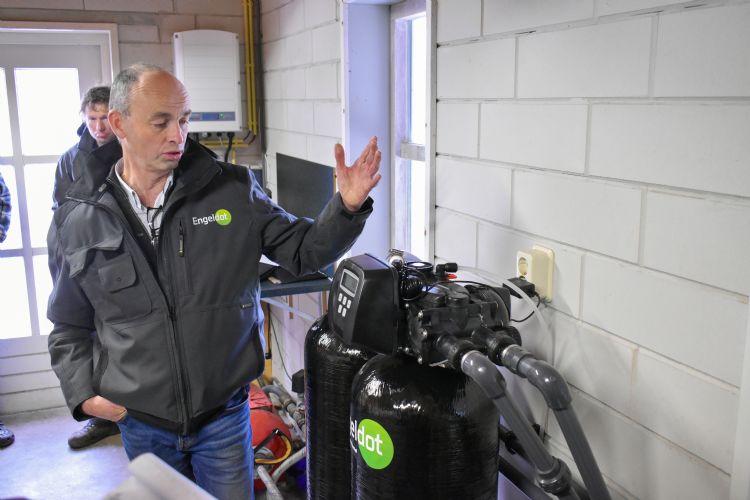 Engeldot Ontijzering - Foto door Sake Booi Engeldot Ontijzering - Foto door Sake Booi