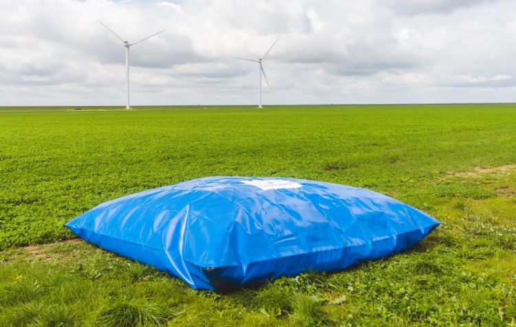 Een kunststof zak in de kruipruimte is volgens JustNimbus de ideale waterbuffer voor schoon regenwater Een kunststof zak in de kruipruimte is volgens JustNimbus de ideale waterbuffer voor schoon regenwater