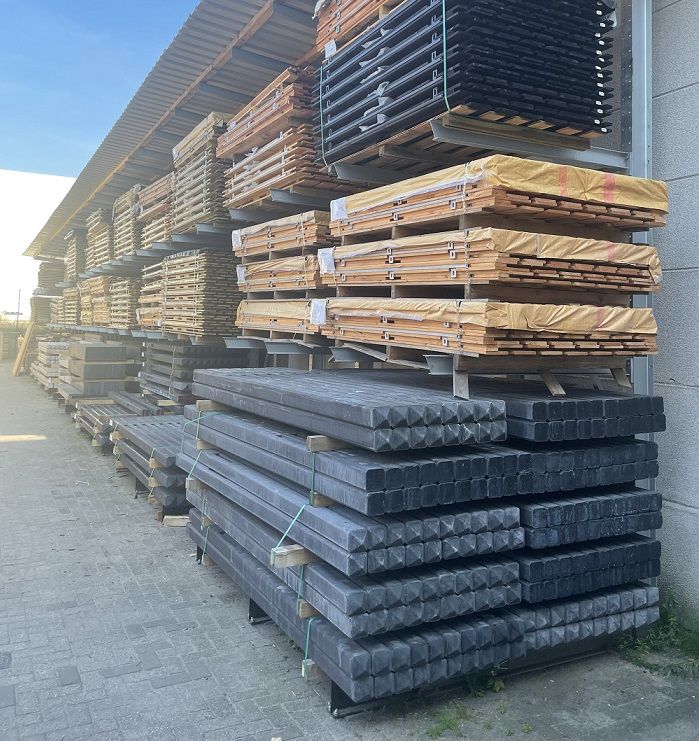 FenceWeb levert, naast hekwerken, ook elementen voor schuttingen FenceWeb levert, naast hekwerken, ook elementen voor schuttingen