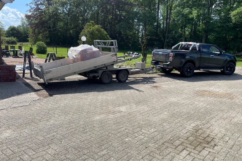 Aannemersbedrijf Willy Schreurs gebruikt iets interessants: de afzetcontainer. Aannemersbedrijf Willy Schreurs gebruikt iets interessants: de afzetcontainer.