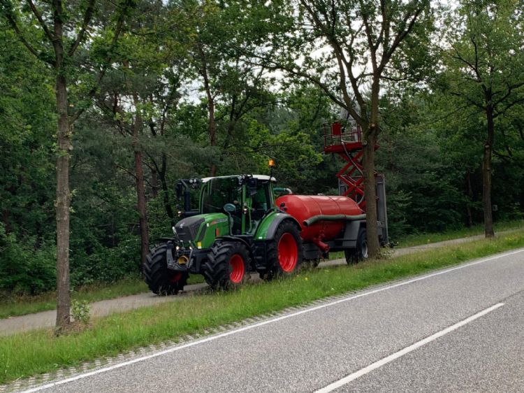 Vacuümton met hoogwerker Vacuümton met hoogwerker