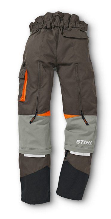 Stihl heeft een multifunctionele broek ontwikkeld voor het werken met de heggenschaar Stihl heeft een multifunctionele broek ontwikkeld voor het werken met de heggenschaar