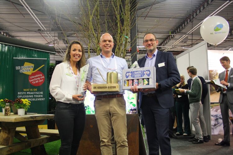 De drie finalisten in de categorie Beste Product: Sharell Hoogervorst van Greenmax, René Voogt van Connected Green en Henk Vlijm van Optigrün