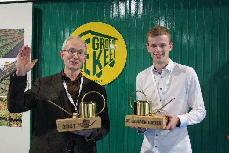 Winnaars van de Gouden Gieter 2022 Grad van Heck van Groendak (links) en Harm van Barneveld van Tontuin Waterleider (rechts). Winnaars van de Gouden Gieter 2022 Grad van Heck van Groendak (links) en Harm van Barneveld van Tontuin Waterleider (rechts).