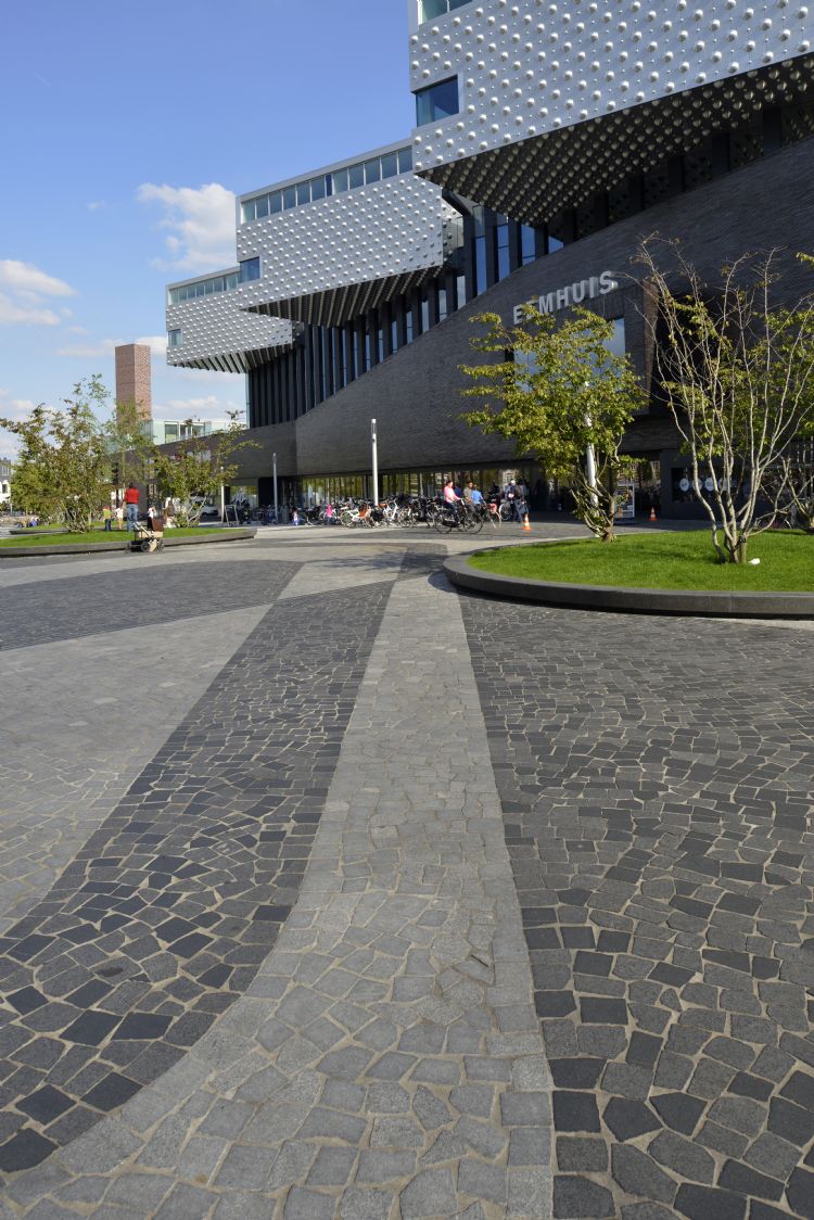 Drie soorten witte en drie soorten zwarte granieten kinderkoppen Drie soorten witte en drie soorten zwarte granieten kinderkoppen