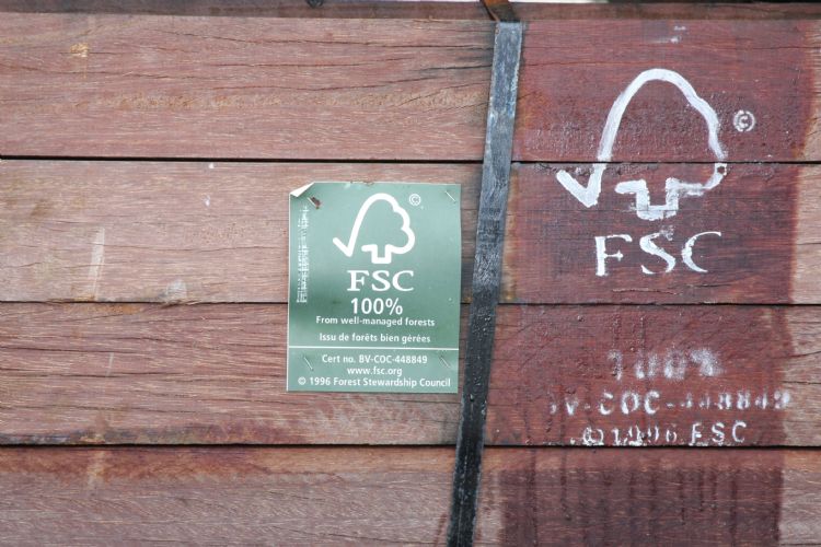 Duurzaam geproduceerd hout (FSC of PEFC) helpt biodiversiteit te behouden; bron: deMunckCH