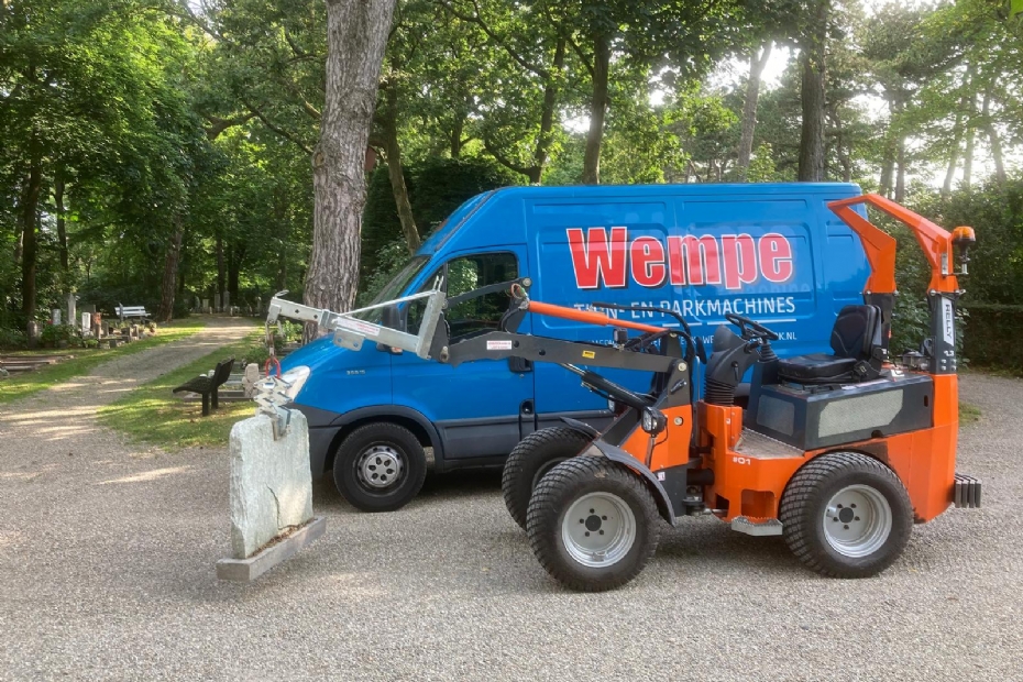 Wempe Tuin- en Parkmachines uit Heemskerk, leverancier van de Relly 1.3