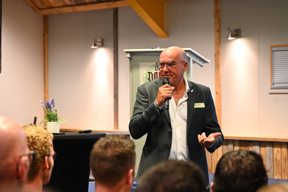 Jelle Westra tijdens de jaarlijkse Ledendag van TuinKeur
