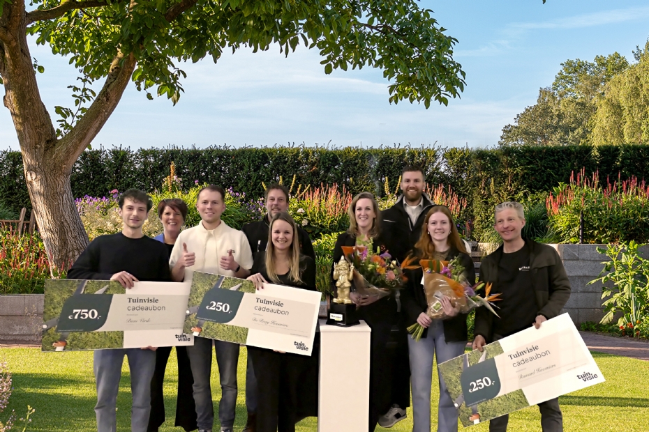 De winnaars van plaats twee en drie op een rij: (v.l.n.r.) Beau Verde, De Rooy Hoveniers en Ruinard Hoveniers