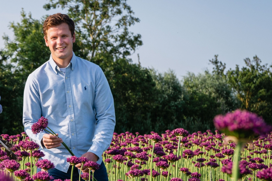 Job van Eeden: '<i>Allium</i>s bloeien precies in de periode dat veel voorjaarsbloeiers zijn uitgebloeid'