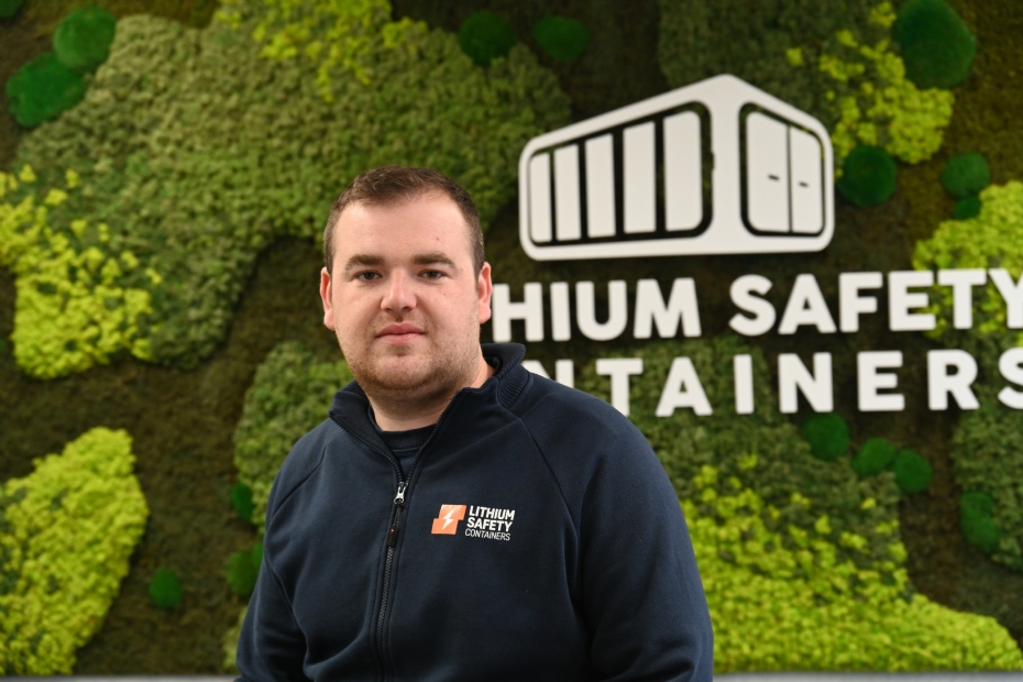 Bram van Beers Lithium Safety Container Bram van Beers Lithium Safety Container