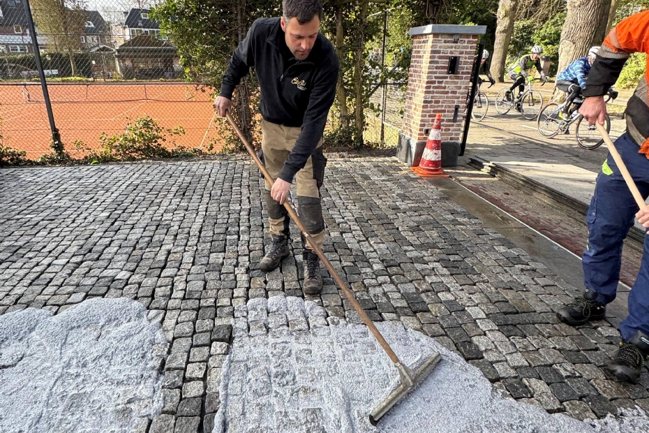 Aanleg van oprit met WS Driveway Pro 2-Componenten Voegmortel